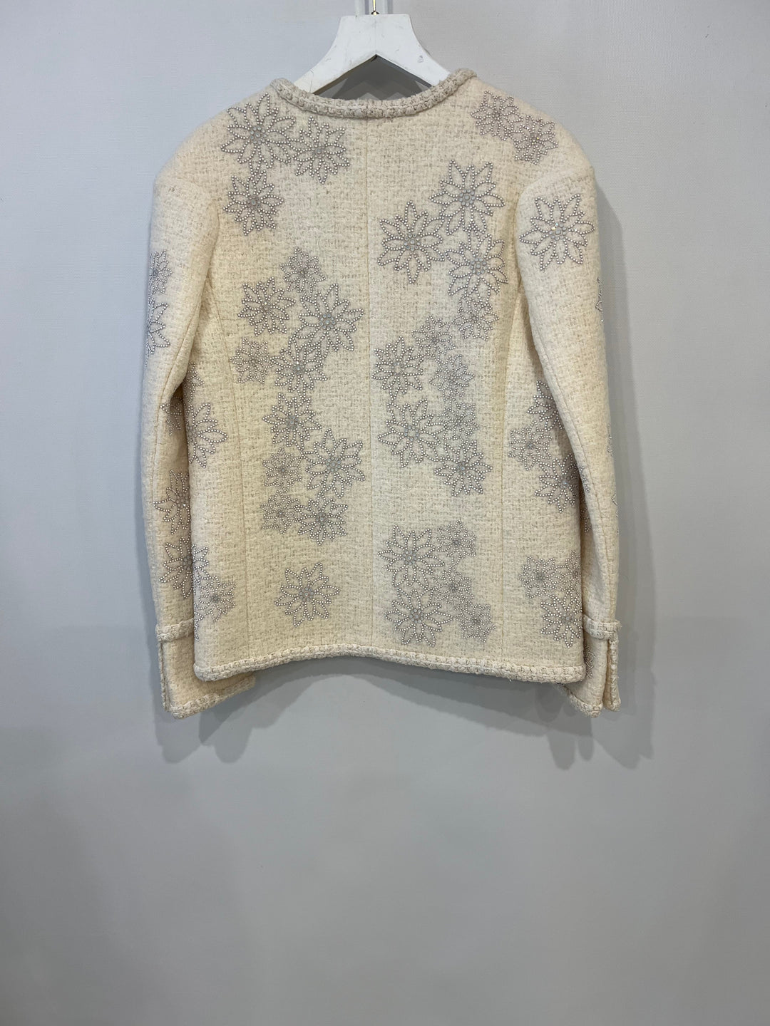 Top Quality Chanel 15A Paris-Salzburg Cream Tweed Jacket with Sequin Embellished Edelweiss and Pearl Buttons Size FR 36 (UK 8)