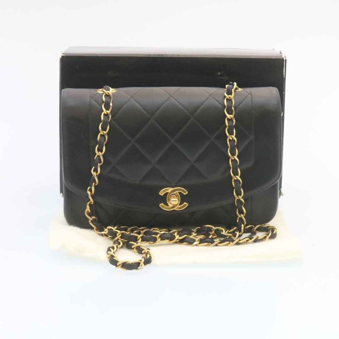 Top Quality Chanel Chain Turn Lock Diana Matelasse Shoulder Bag Lamb Skin Black Auth 28470A
