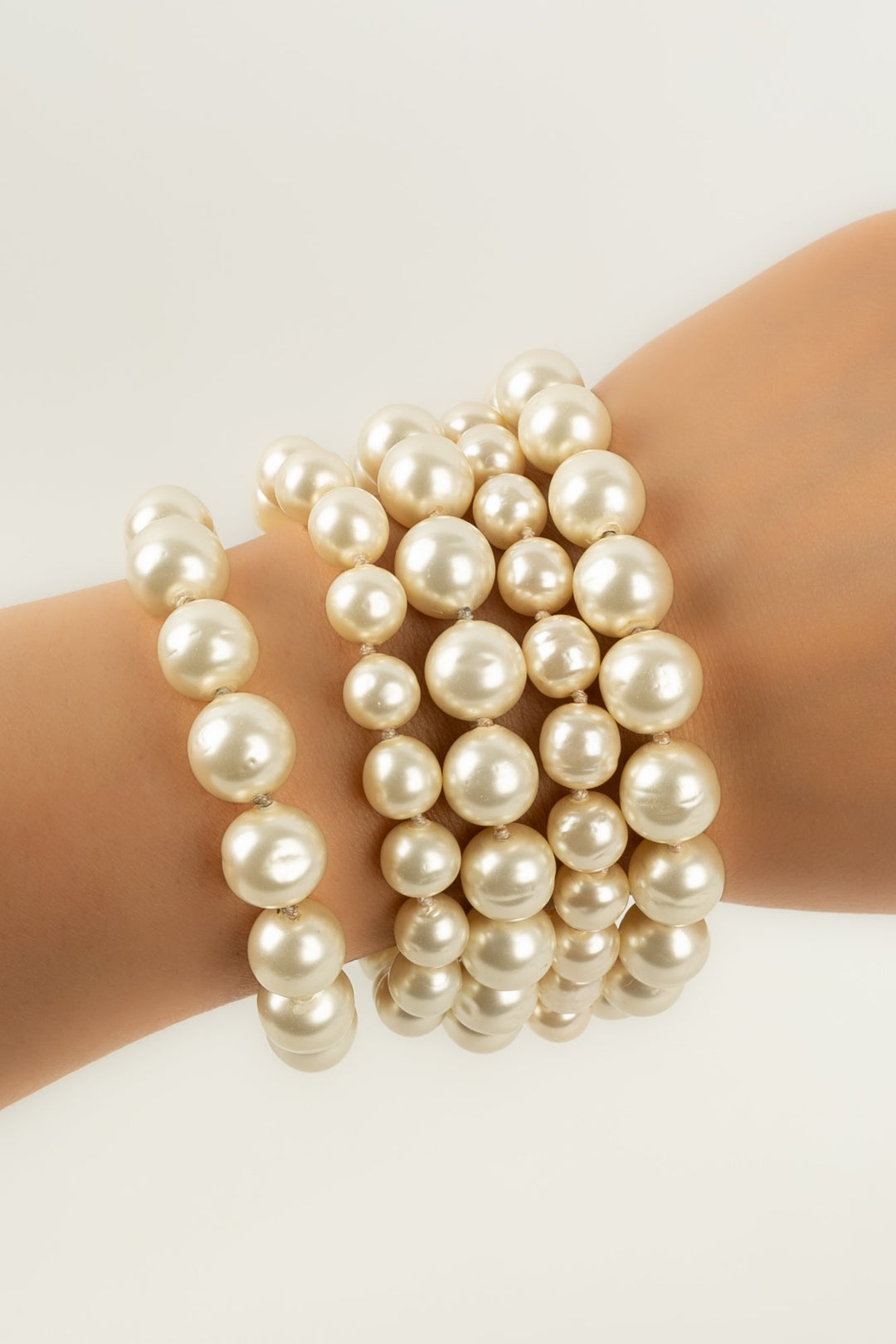 Bracelet de perles nacr√©es Chanel