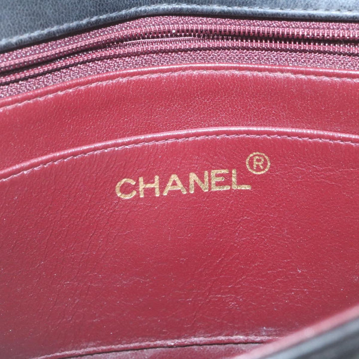 Top Quality Chanel Chain Turn Lock Diana Matelasse Shoulder Bag Lamb Skin Black Auth 28643A