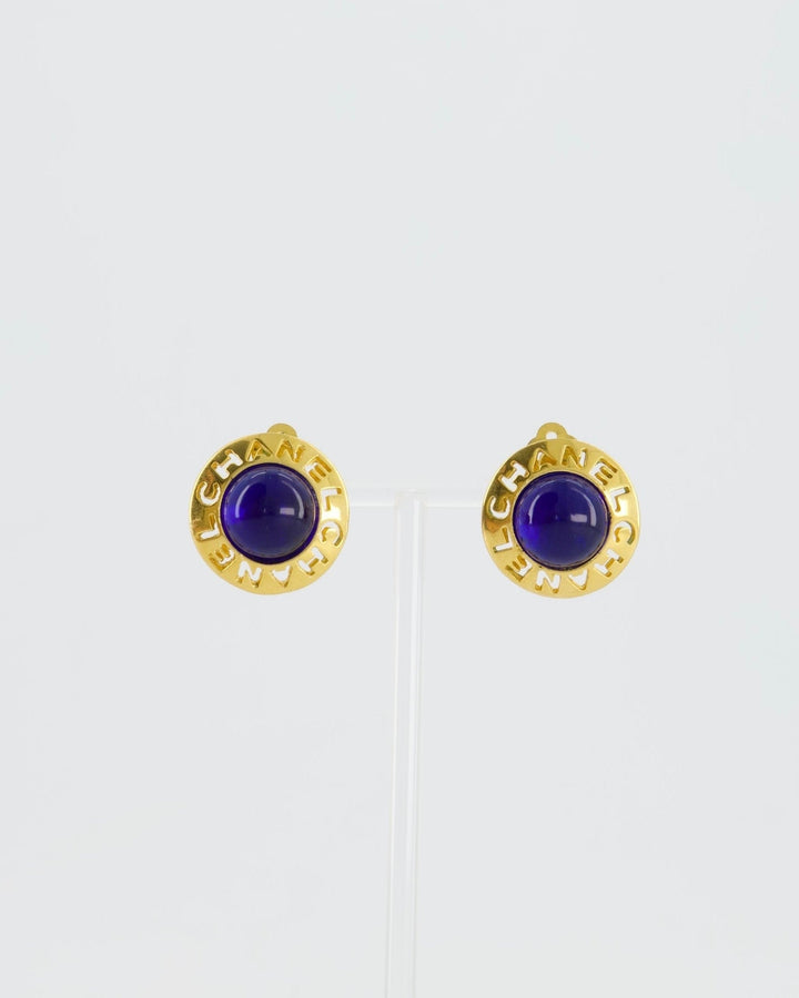 Top Quality Chanel Vintage Yellow Gold with Blue Pearl Round Clip-On Earrings with CC Logo