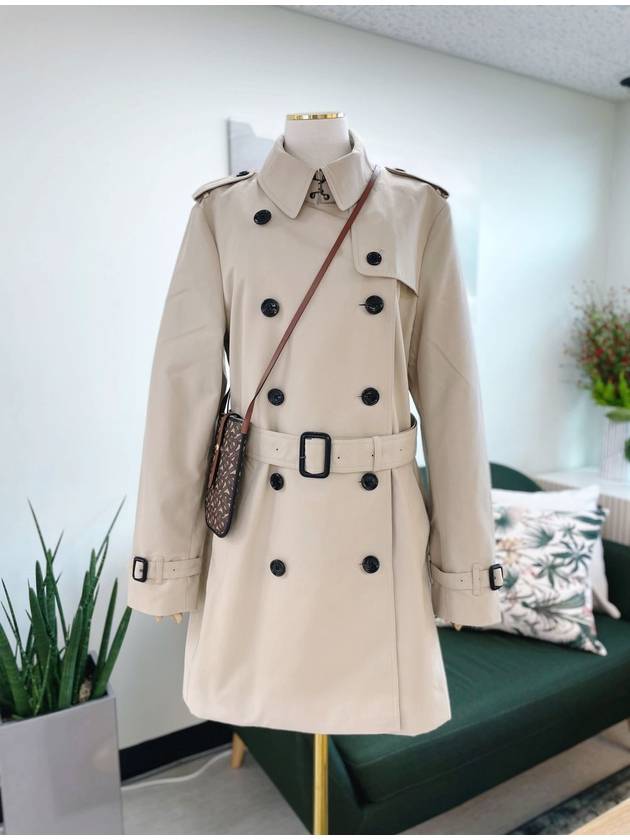 Burberry WoMen's Harbourne Classic Trench Coat Beige