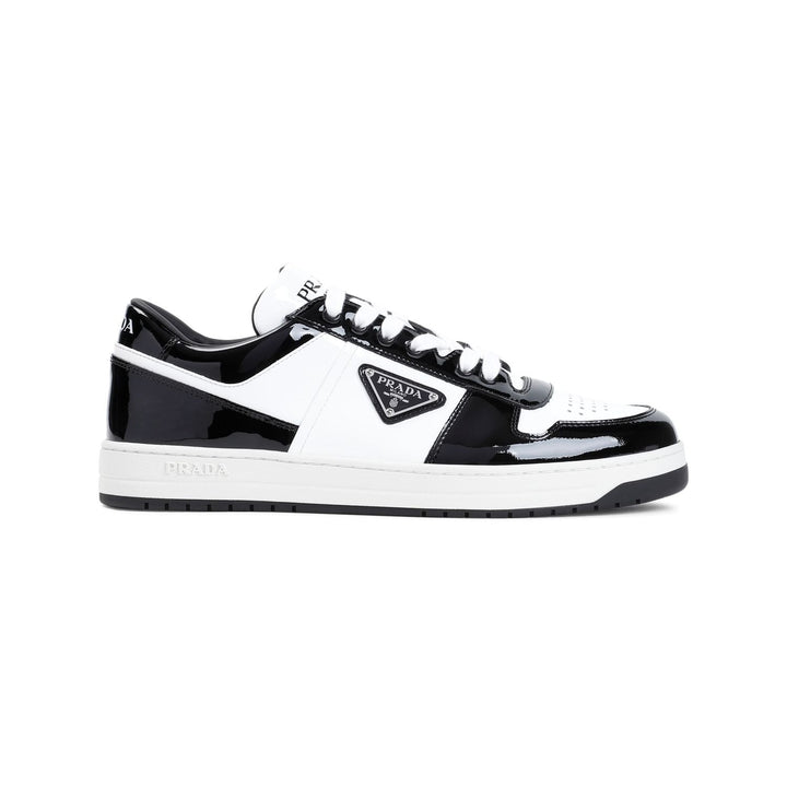 LACE-UP SHOES