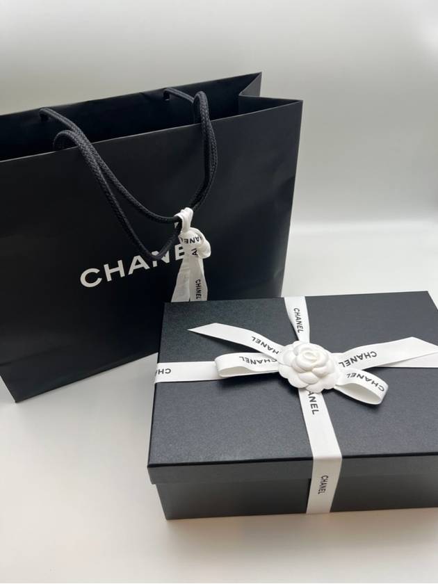 Mixed Fibers Velvet Calfskin Low Top Sneakers Black Chanel