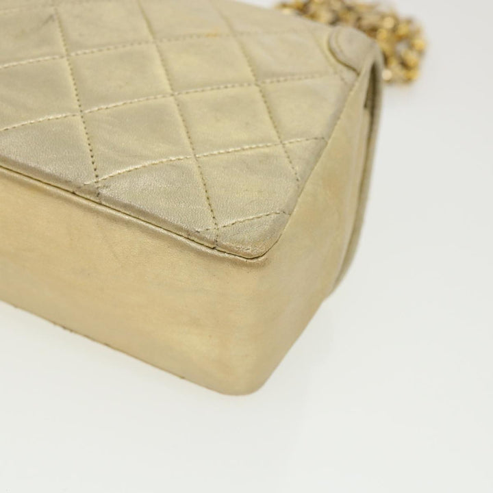 Top Quality Chanel Matelasse Turn Lock Chain Shoulder Bag Lamb Skin Gold CC Auth 31382A