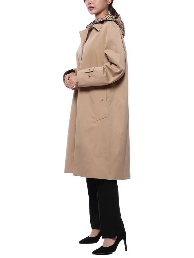 Burberry Lynstone Raincoat Beige