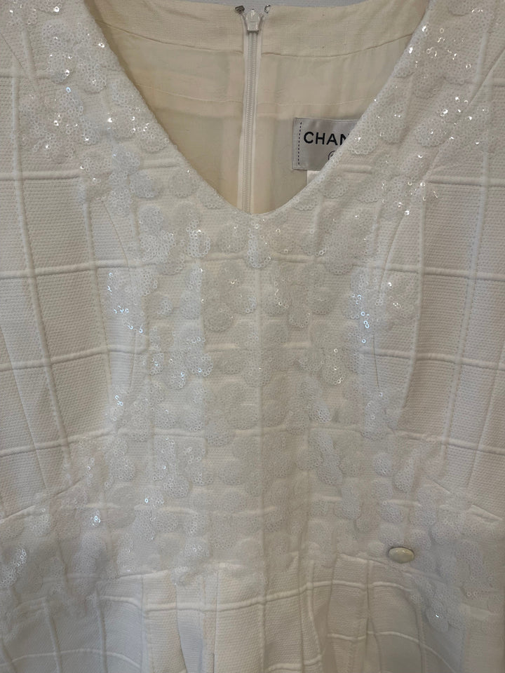 Top Quality Chanel White Mini Dress With Floral Sequin Detail Size FR 42 (UK 14)