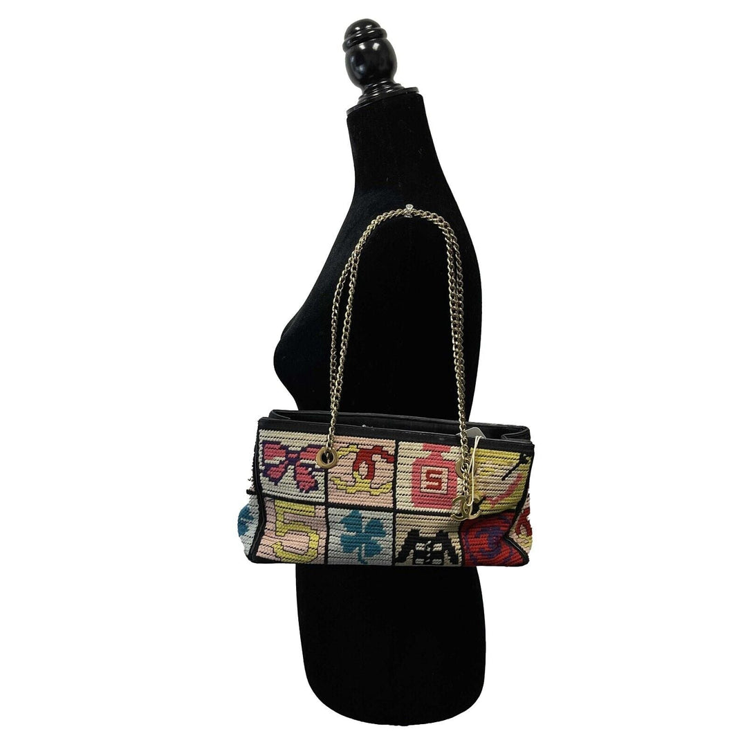 Chanel - Multicolor Knit Needlepoint Patchwork CC Shoulder Bag