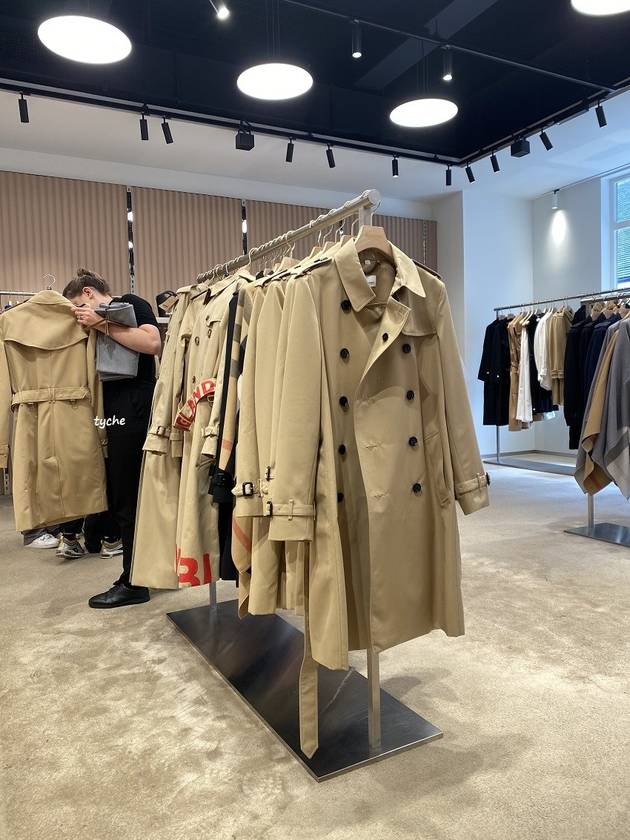 Burberry WoMen's Harbon Half Trench Coat Beige