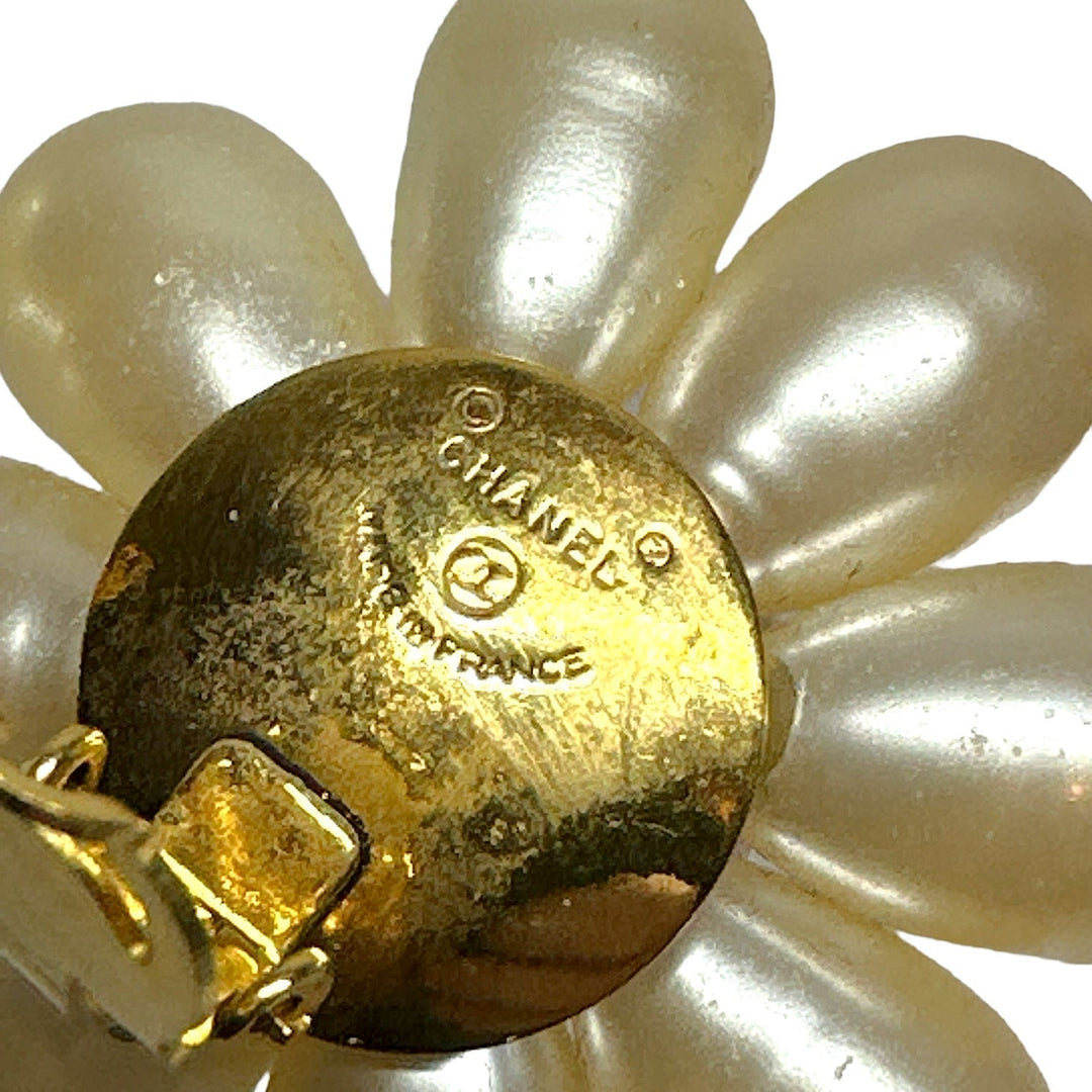 Vintage Top Quality Chanel bag Faux Pearl Flower Earrings