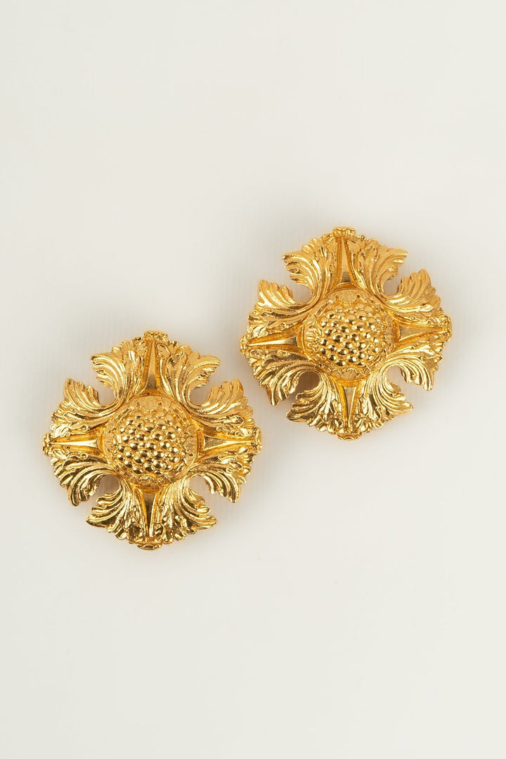 Boucles d'oreilles dor√©es Chanel