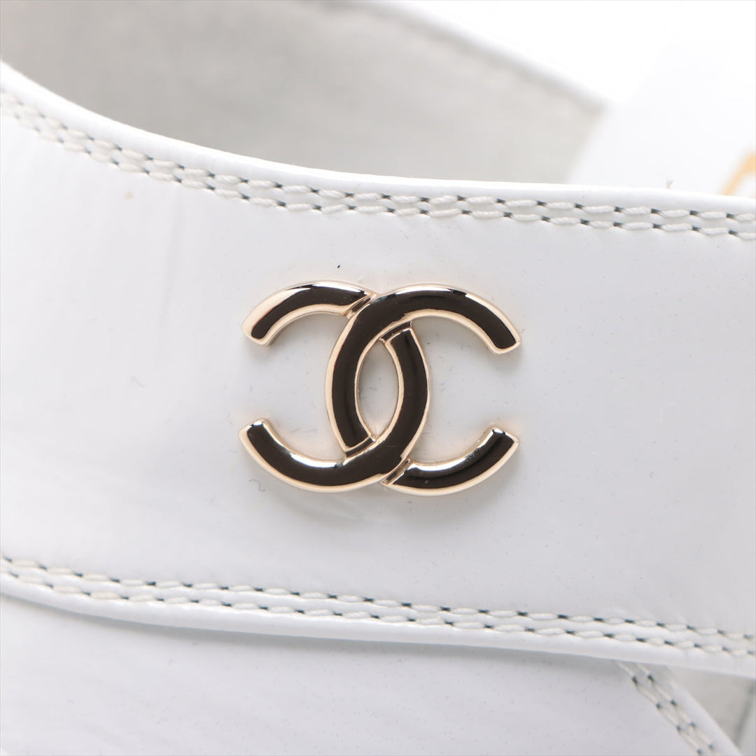 Top Quality Chanel Coco 23AW Patent Leather Sandal 35C  White G45016 Crample