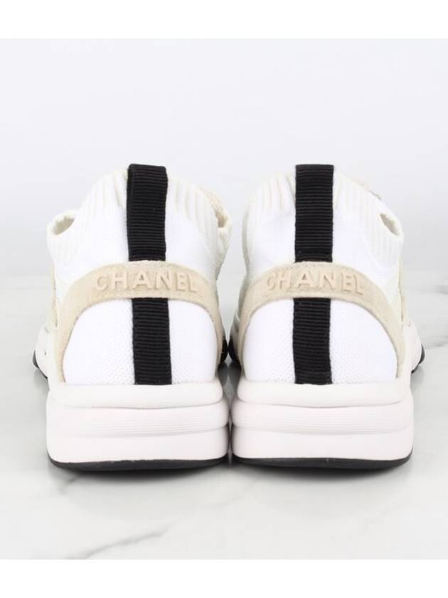 CC logo suede sneakers 38 250 Chanel