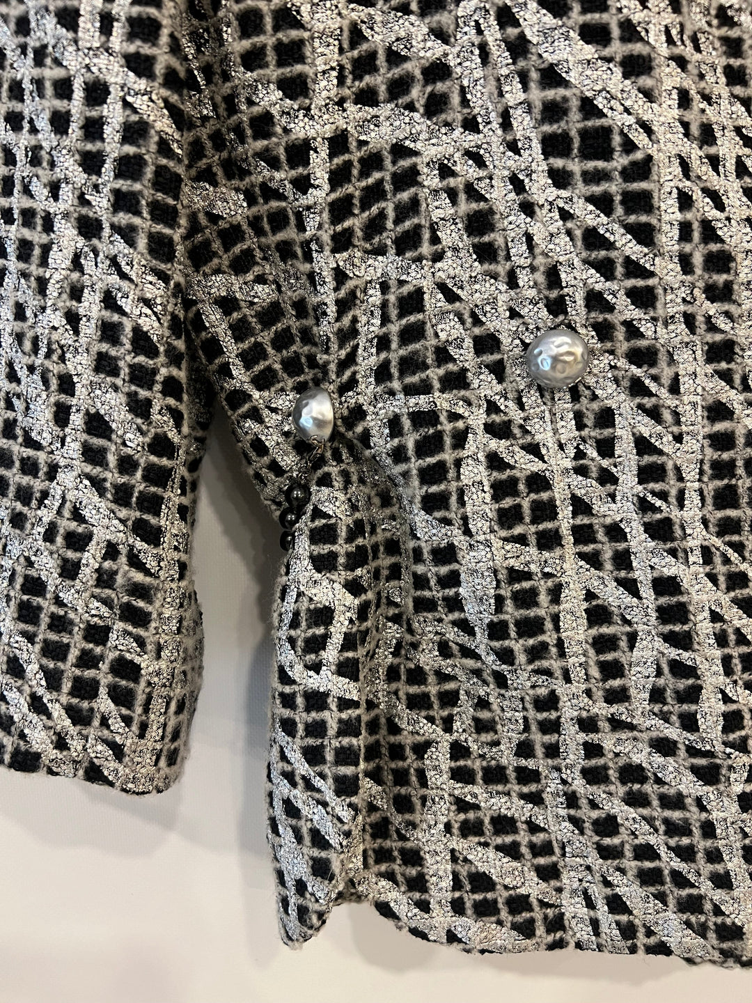 Top Quality Chanel Black and Silver Metallic Tweed Jacket with CC Buttons and Removable Pearl Detail Size FR 38 (UK 10)
