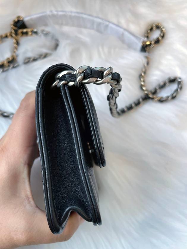 Silver Hardware 19 Chain Lambskin Card Wallet Black Chanel