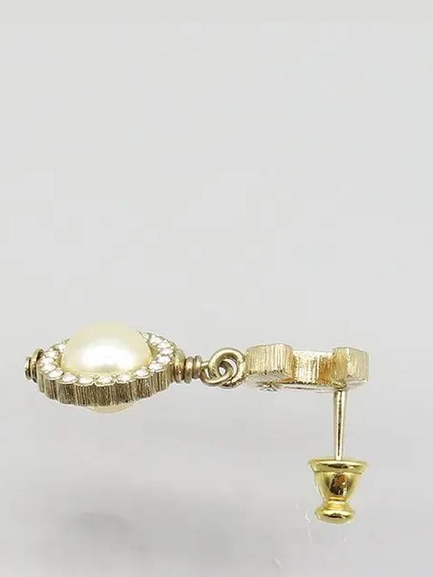 AB2307 CC Piercing Crystal Around Pearl Drop Gold Earrings Chanel