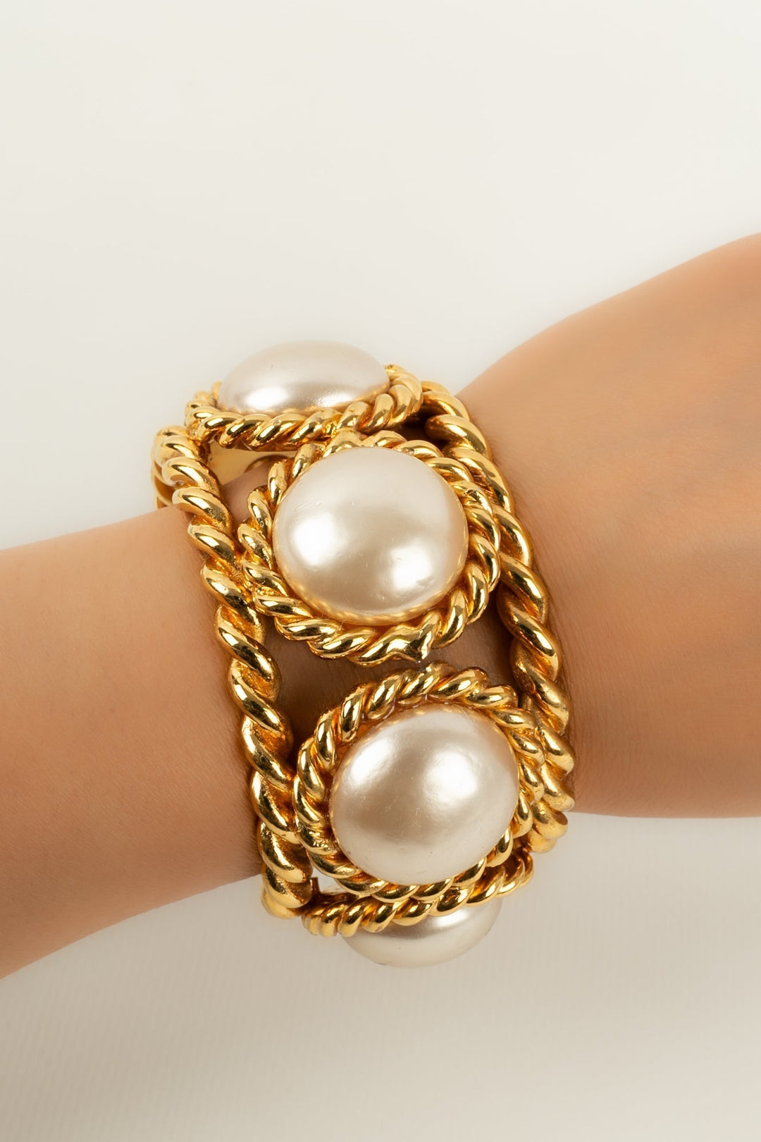 Bracelet manchette Top Quality Chanel Printemps 1993