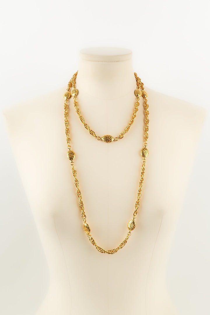 Collier / sautoir en m√©tal dor√© Chanel