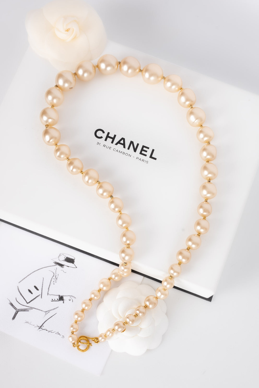 Collier de perles nacr√©es Top Quality Chanel 1990s