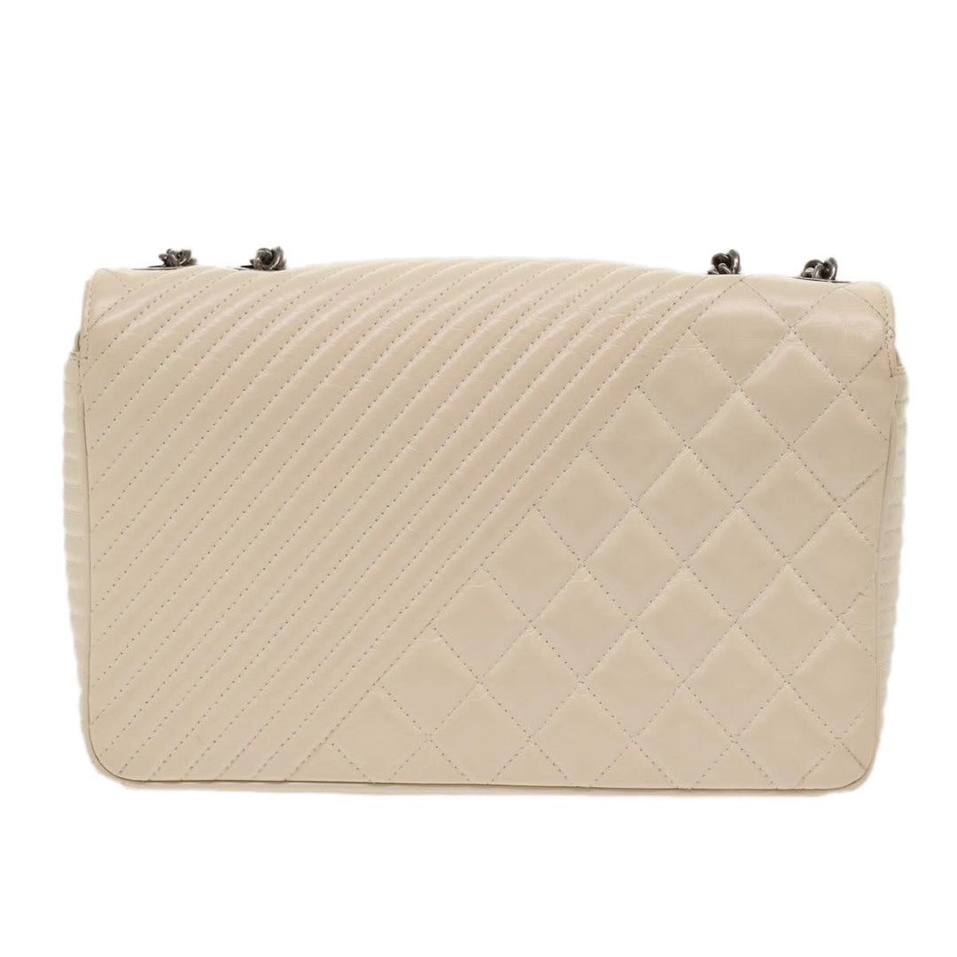 Top Quality Chanel Chevron x Matelasse Chain Shoulder Bag Lamb Skin White CC Auth 48469A