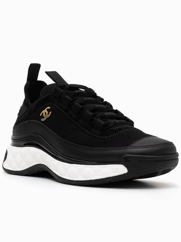 Mixed Fibers Velvet Calfskin Low Top Sneakers Black Chanel