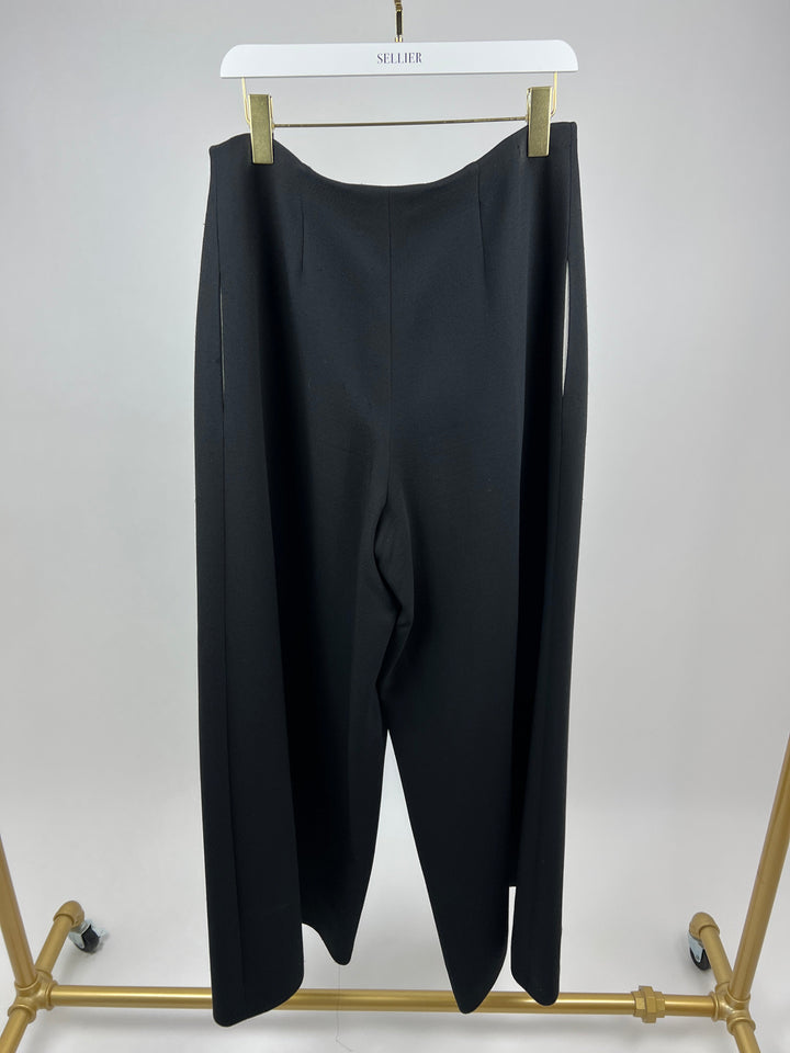 *SUPER HOT* Top Quality Chanel 22C Black, White Metallic Tweed Trim Silk Jacket and Wide-Leg Trouser Set with Crystal CC Logo Detail Size FR 42-44 (UK 14-16) Jacket RRP ¬£5,420