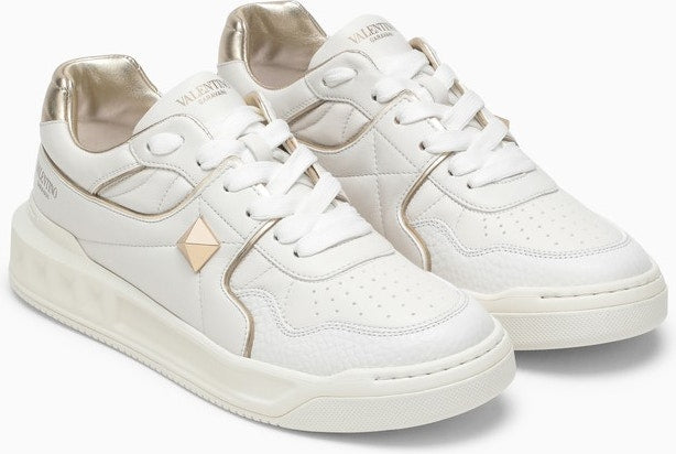 LOW-TOP ONE STUD WHITE LEATHER SNEAKER