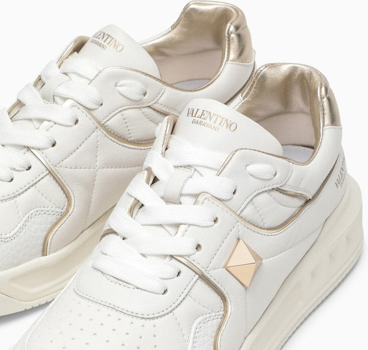 LOW-TOP ONE STUD WHITE LEATHER SNEAKER