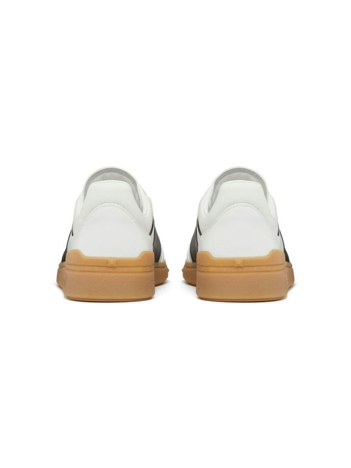 LOW TOP UPVILLAGE SNEAKERS