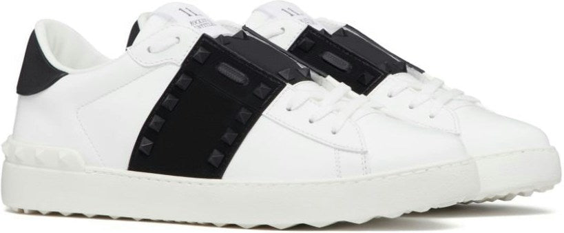 ROCKSTUD UNTITLED LEATHER SNEAKERS