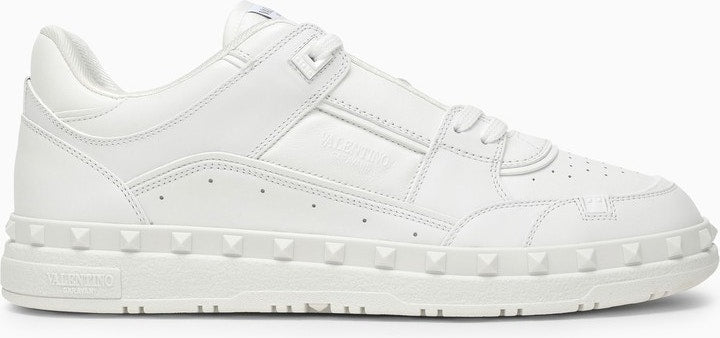 FREEDOTS LOW TOP SNEAKER IN WHITE CALFSKIN