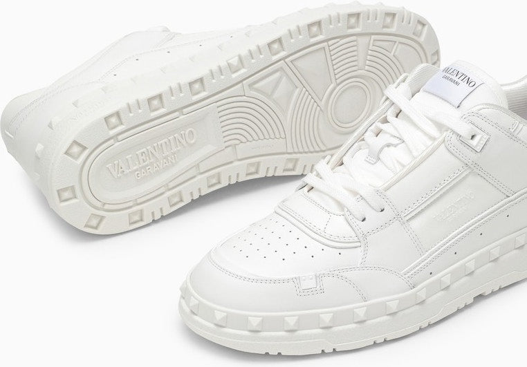 FREEDOTS LOW TOP SNEAKER IN WHITE CALFSKIN