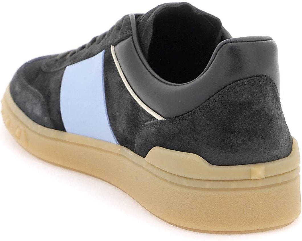 LOW TOP UPVILLAGE SNEAKERS