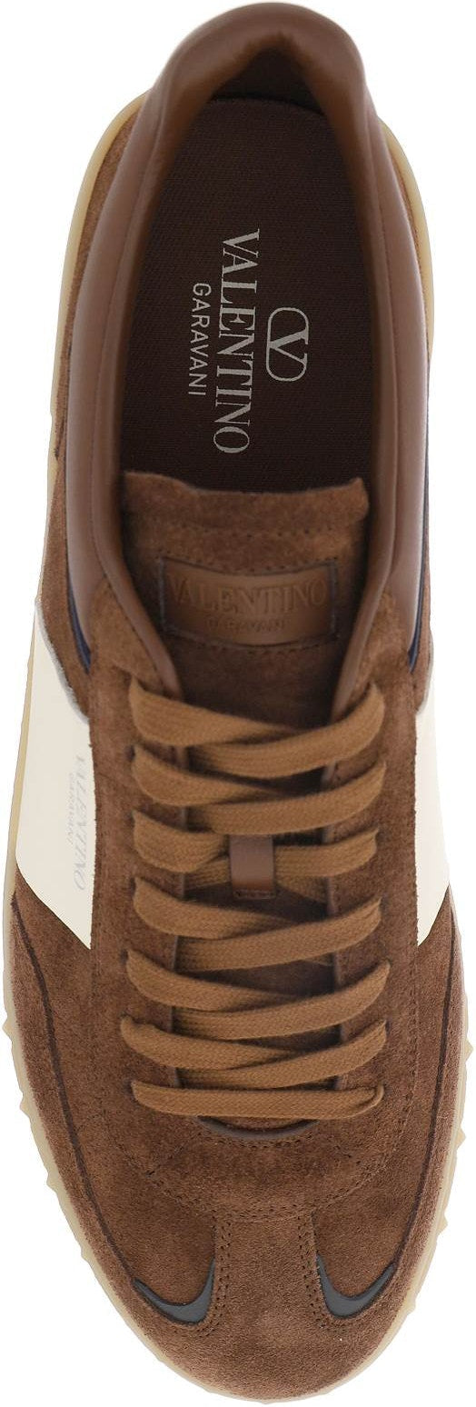 LOW TOP UPVILLAGE SNEAKERS