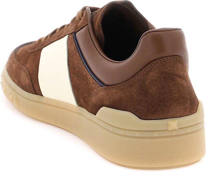 LOW TOP UPVILLAGE SNEAKERS
