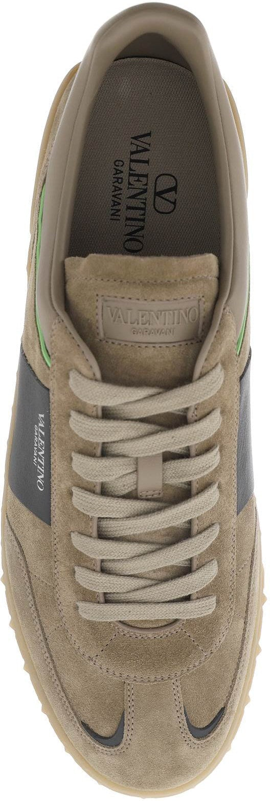 LOW TOP UPVILLAGE SNEAKERS