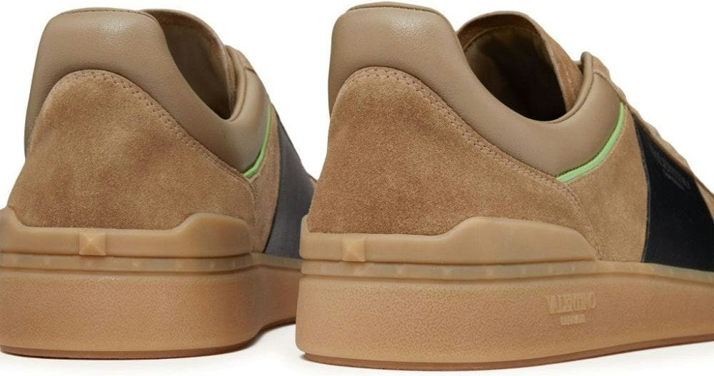 UPVILLAGE LEATHER SNEAKERS