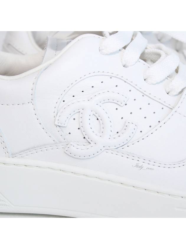 CC Logo Calfskin Low Top Sneakers White Chanel