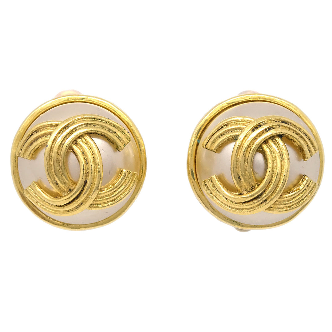 Top Quality Chanel Gold Button Earrings Clip-On 94A