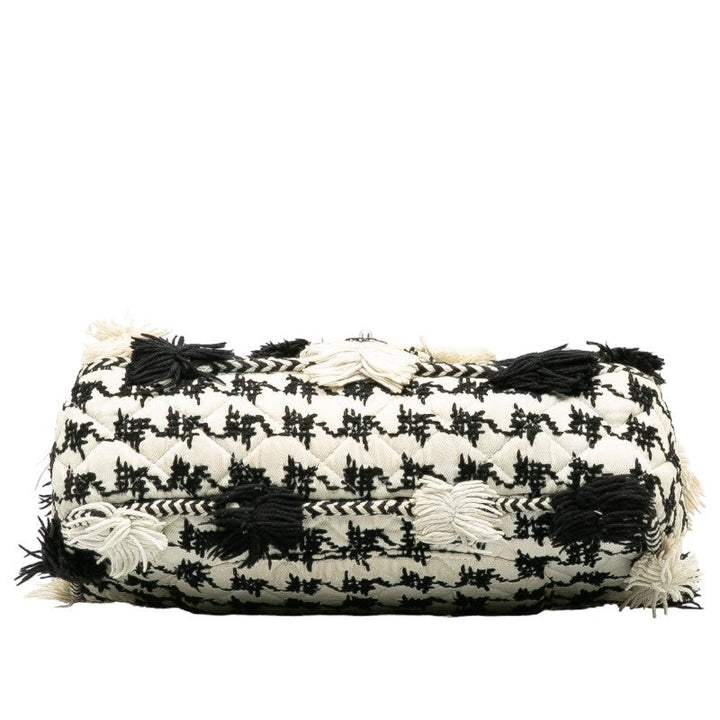 Top Quality Chanel Flap Chain Shoulder Bag Canvas White Black Ladies