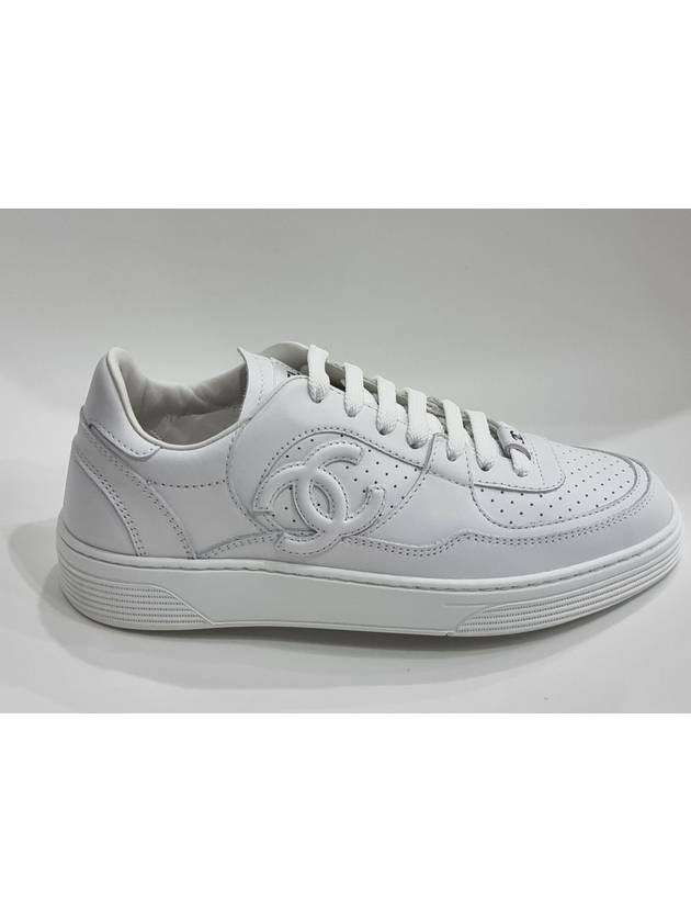 CC Logo Calfskin Low Top Sneakers White Chanel