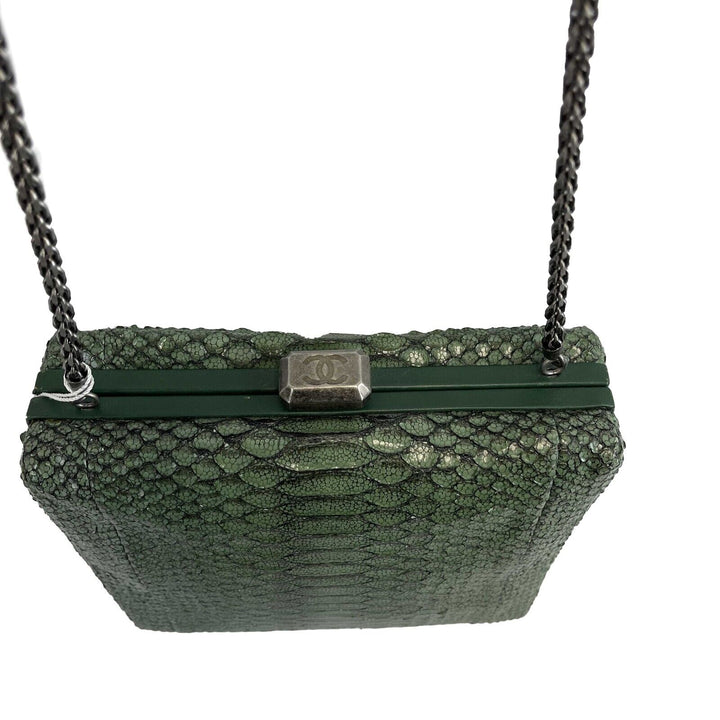 Chanel - Python Snakeskin Green CC Kiss lock Shoulder Bag / Crossbody