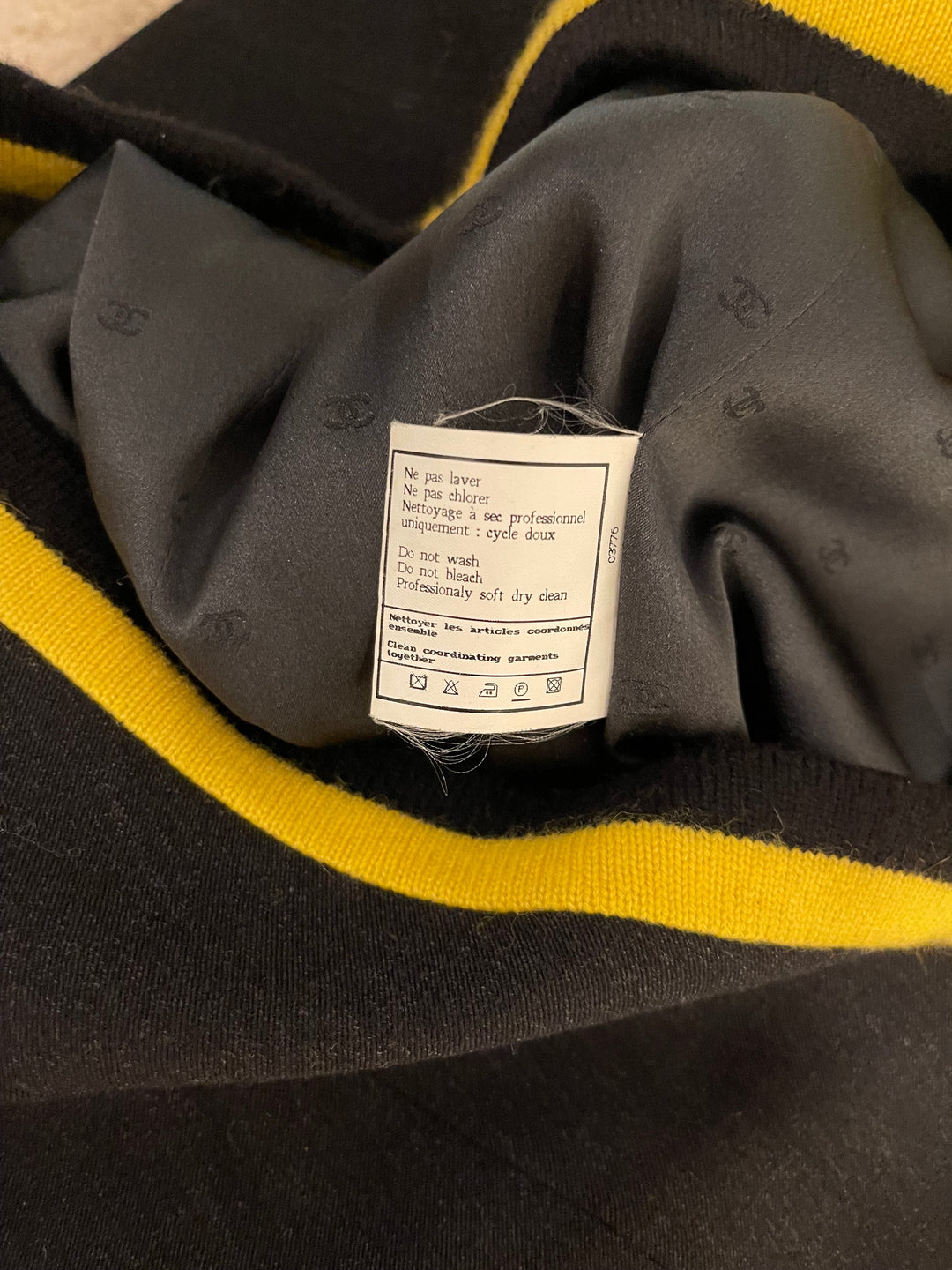 *HOT* Top Quality Chanel 1994 Vintage Black and Yellow Wool Jacket & Midi Skirt Set with CC Logo Button Details Size FR 40 (UK 12)