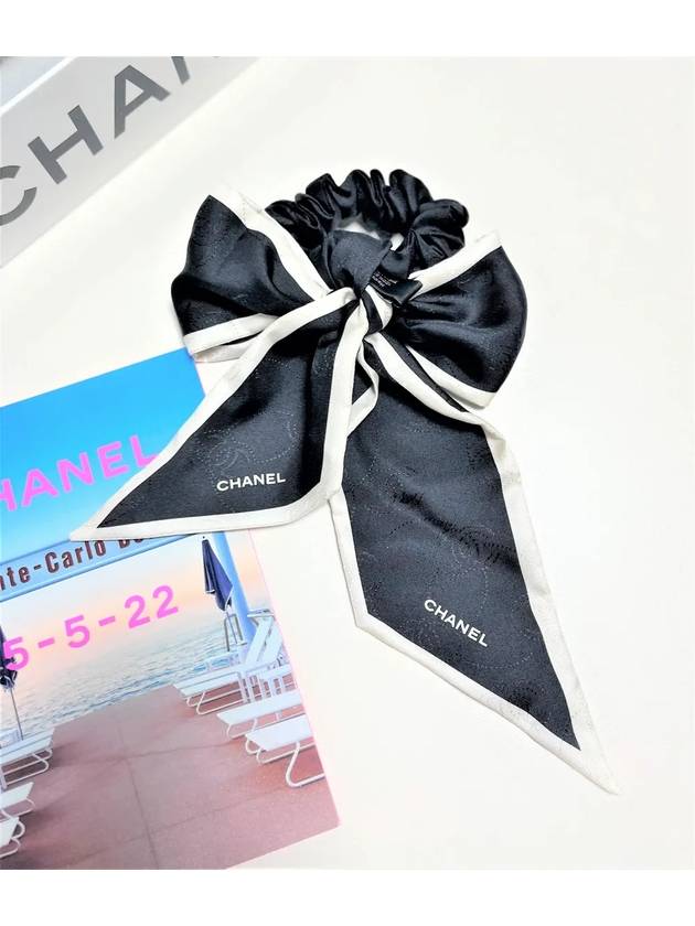 CC Logo Scrunchie White Black Chanel