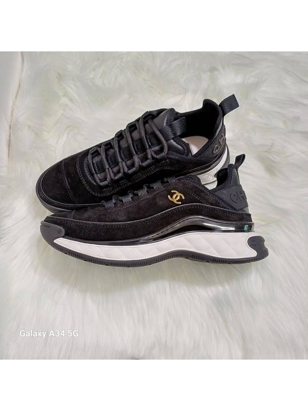 Logo Mixed Fibers Suede Low Top Sneakers Black Chanel