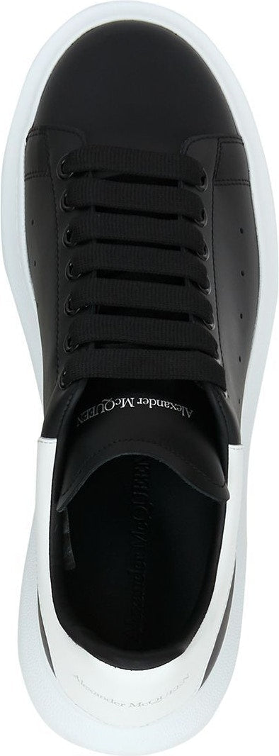 BLACK/WHITE OVERSIZED SNEAKERS