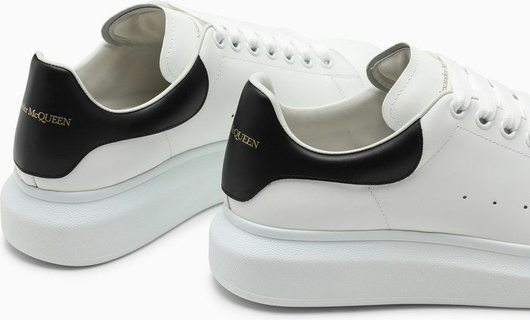 WHITE AND BLACK OVERSIZED SNEAKERS