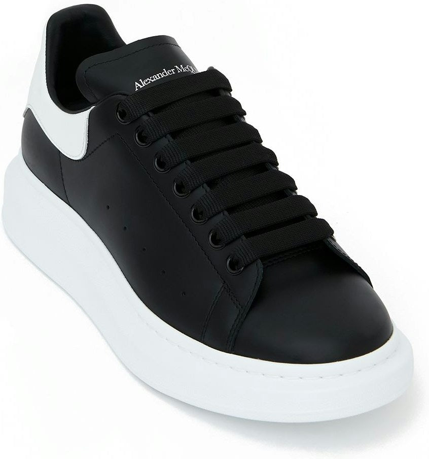 OVERSIZED LEATHER SNEAKERS