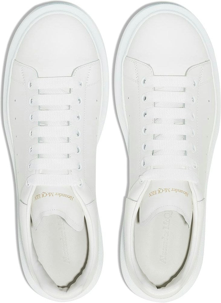 OVERSIZED LEATHER SNEAKERS