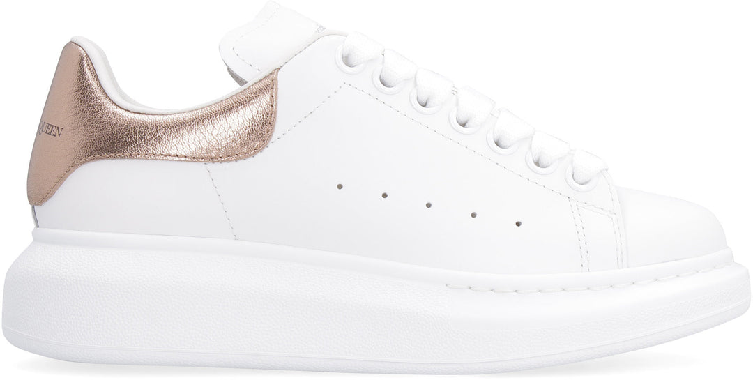 OVERSIZE SNEAKERS